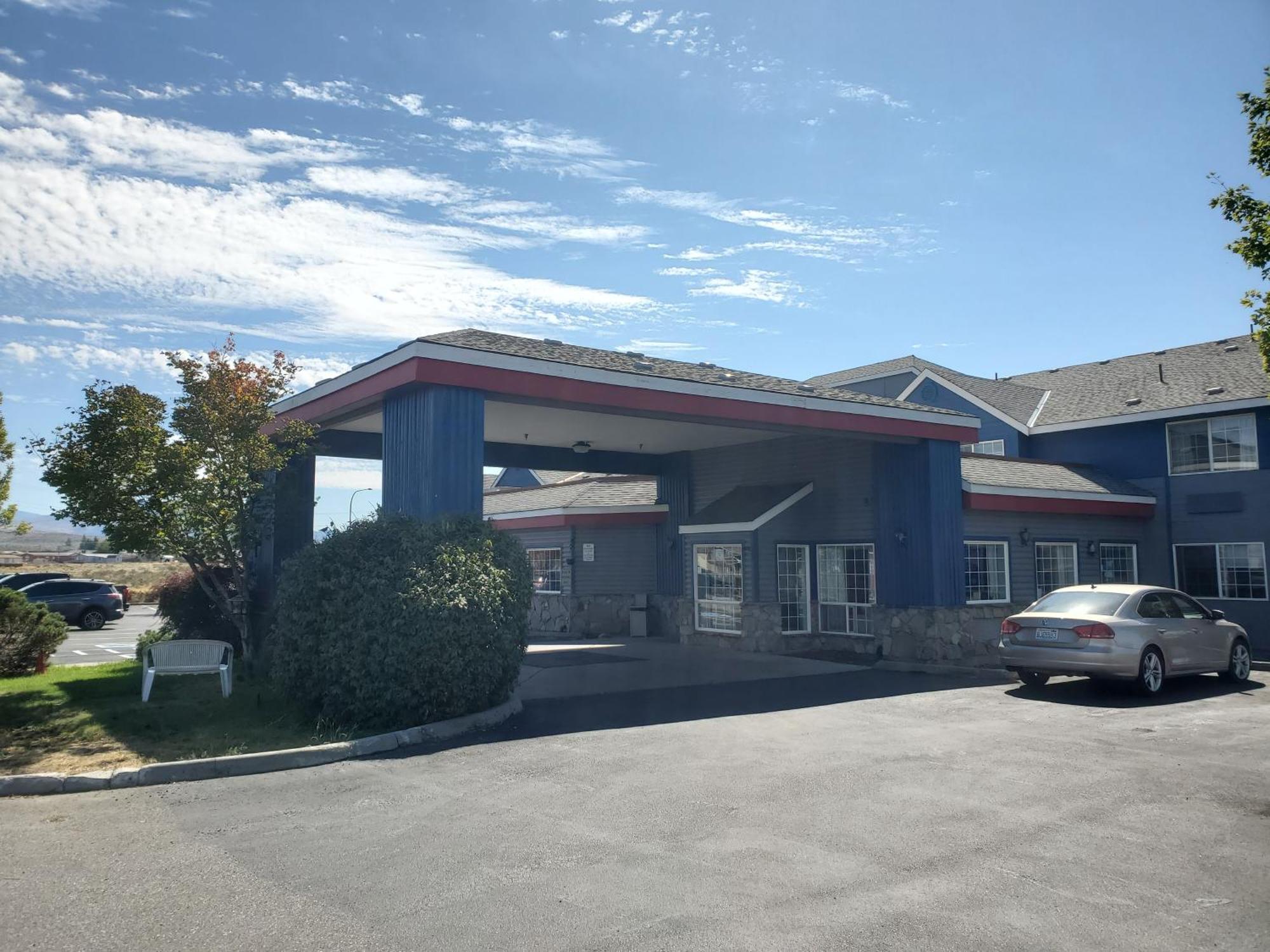 Omak Inn Екстериор снимка
